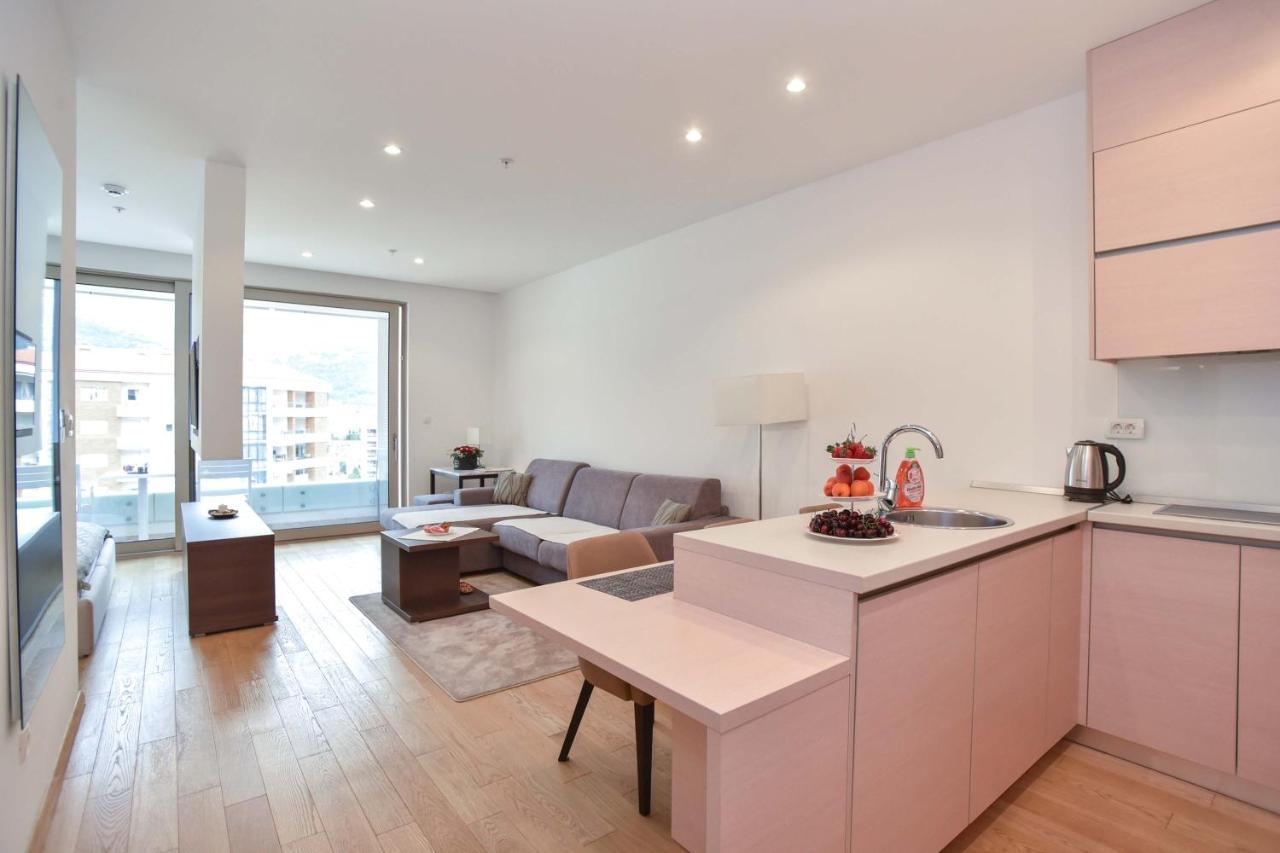 Victoria Apartment