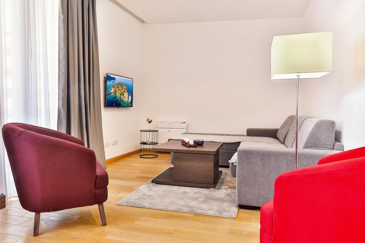 Victoria Apartment *