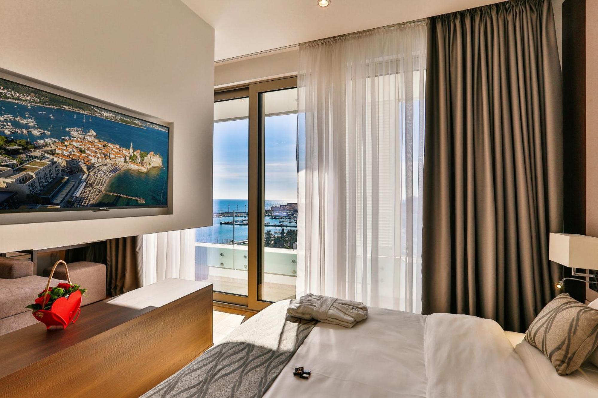 Victoria Apartment *
